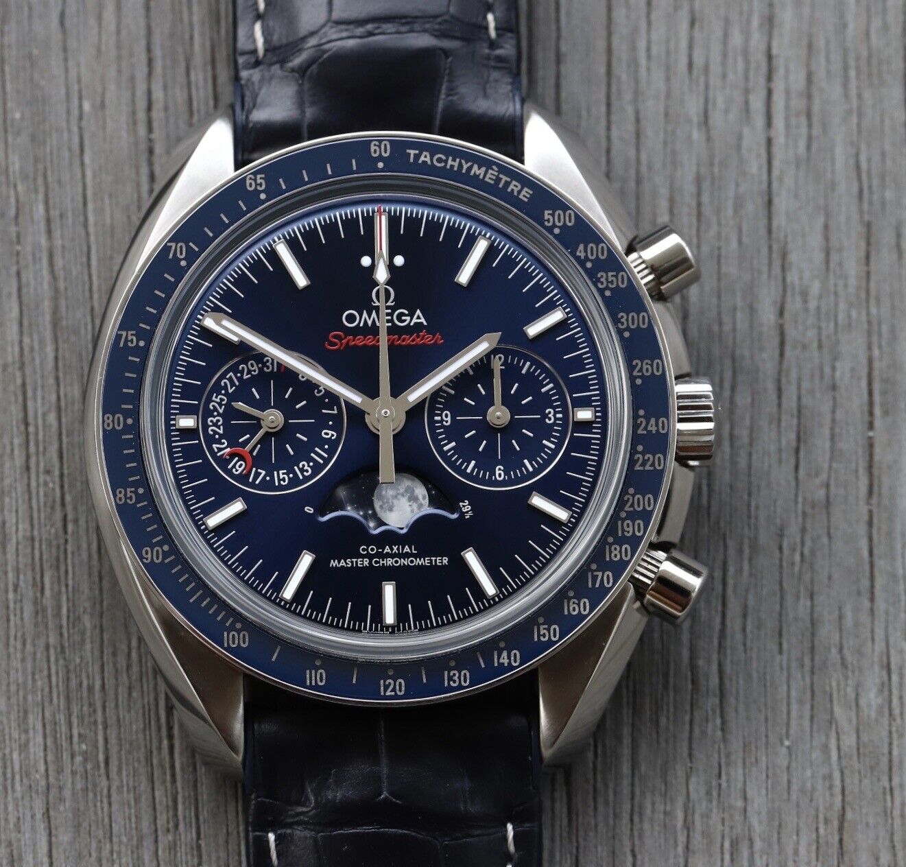 Omega speedmaster hotsell co axial moonphase