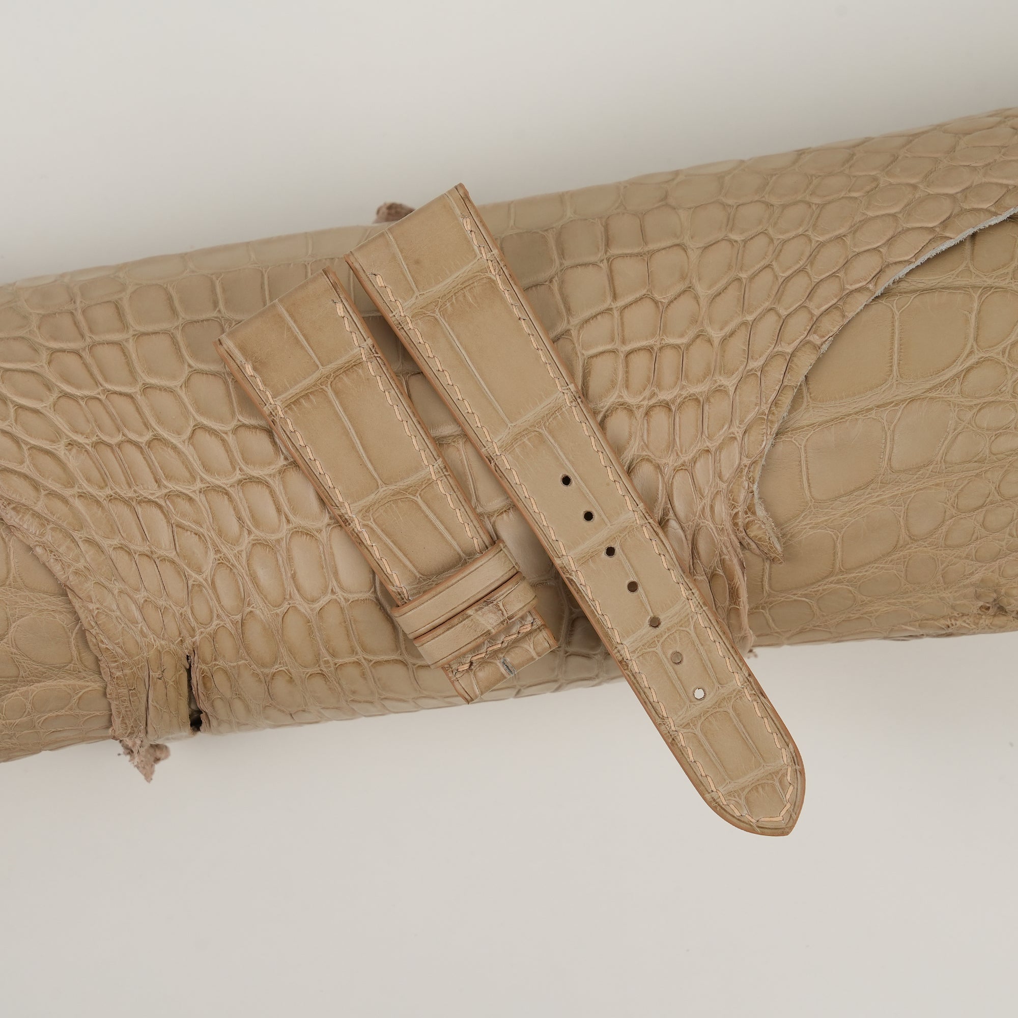 AlligatorLeatherWatchStrapWatchVaultBeige01.jpg