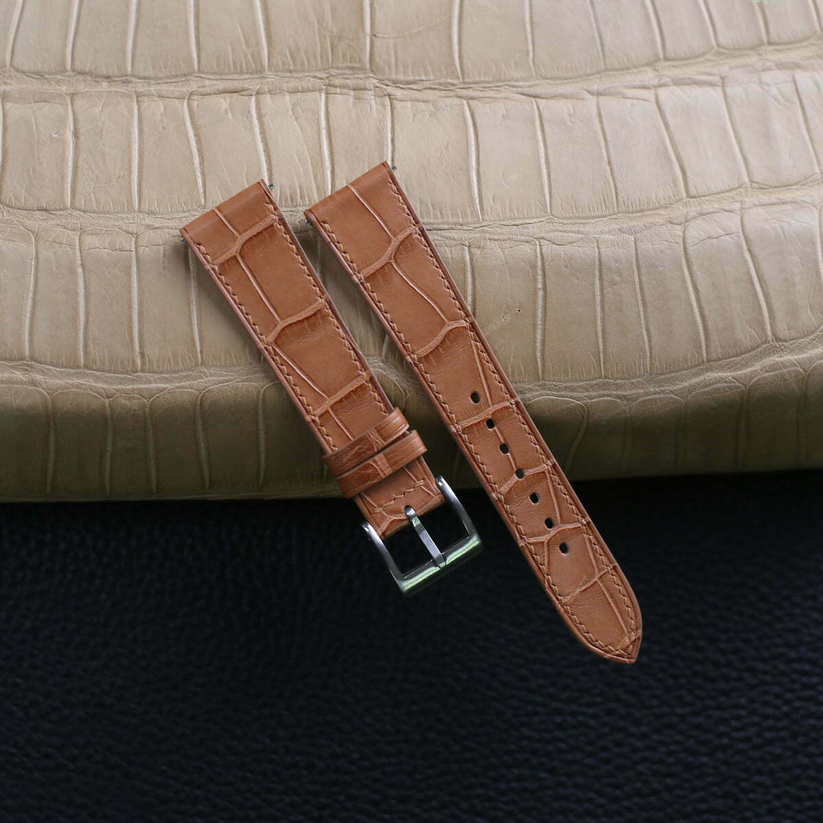 AlligatorLeatherWatchStrapWatchVaultNaturalBrown01.jpg