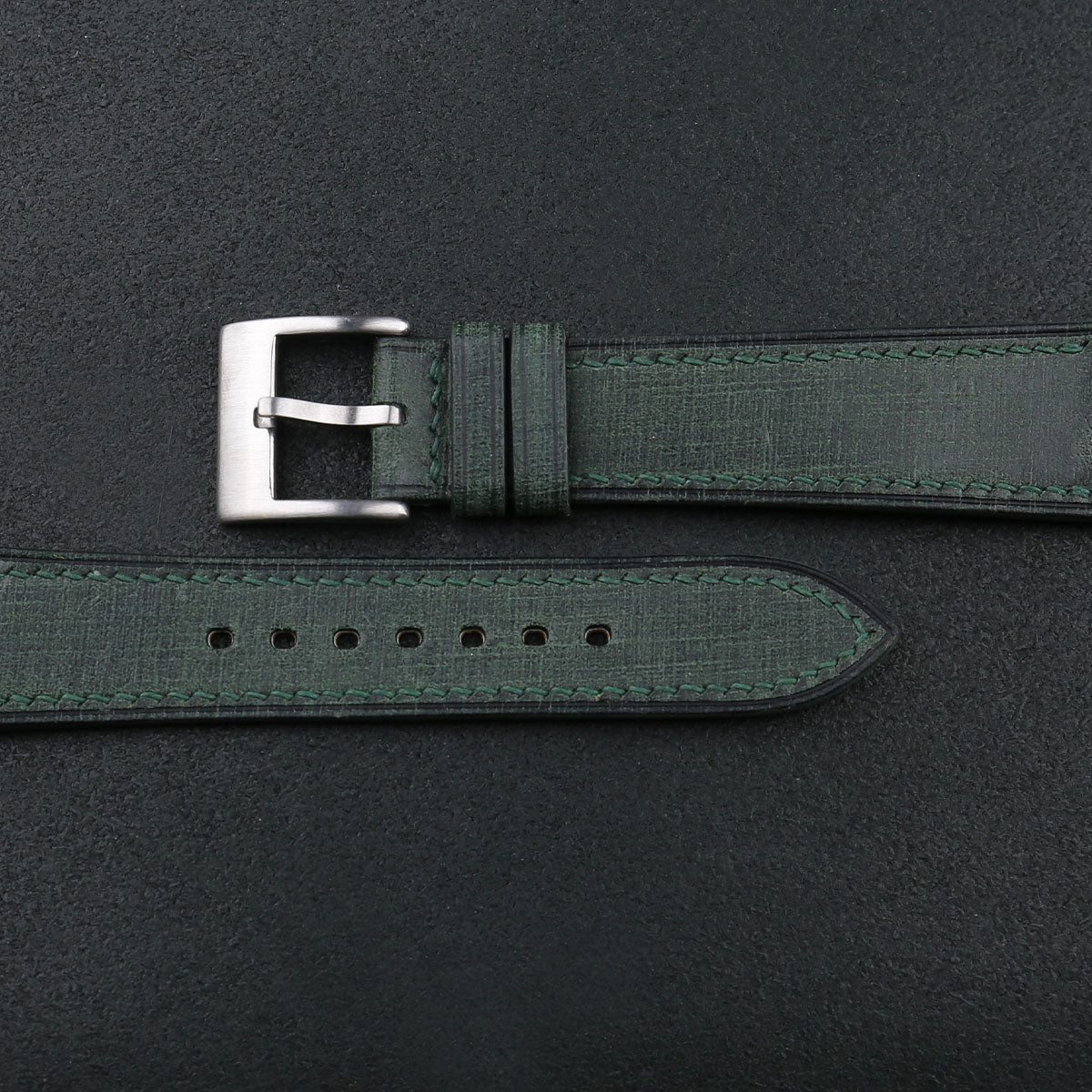 BabeleCalfskinLeatherWatchStrapWatchVaultDarkGreen02.jpg