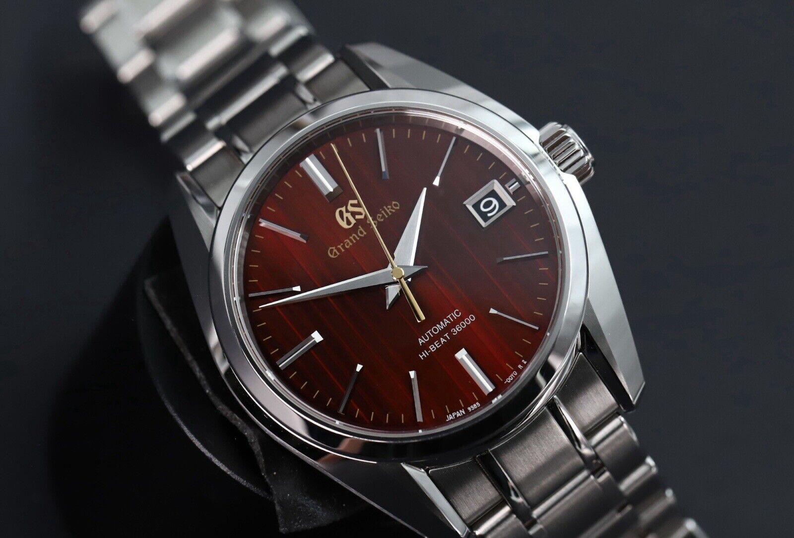 GrandSeikoHeritageHi-BeatAutumnLimitedEditionSBGH269-WatchVault02.jpg