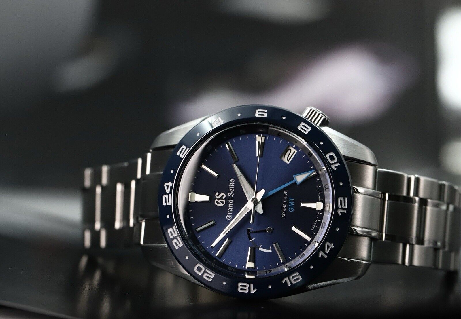 GrandSeikoSportSBGE255SpringDriveGMT-2021WatchVault02.jpg