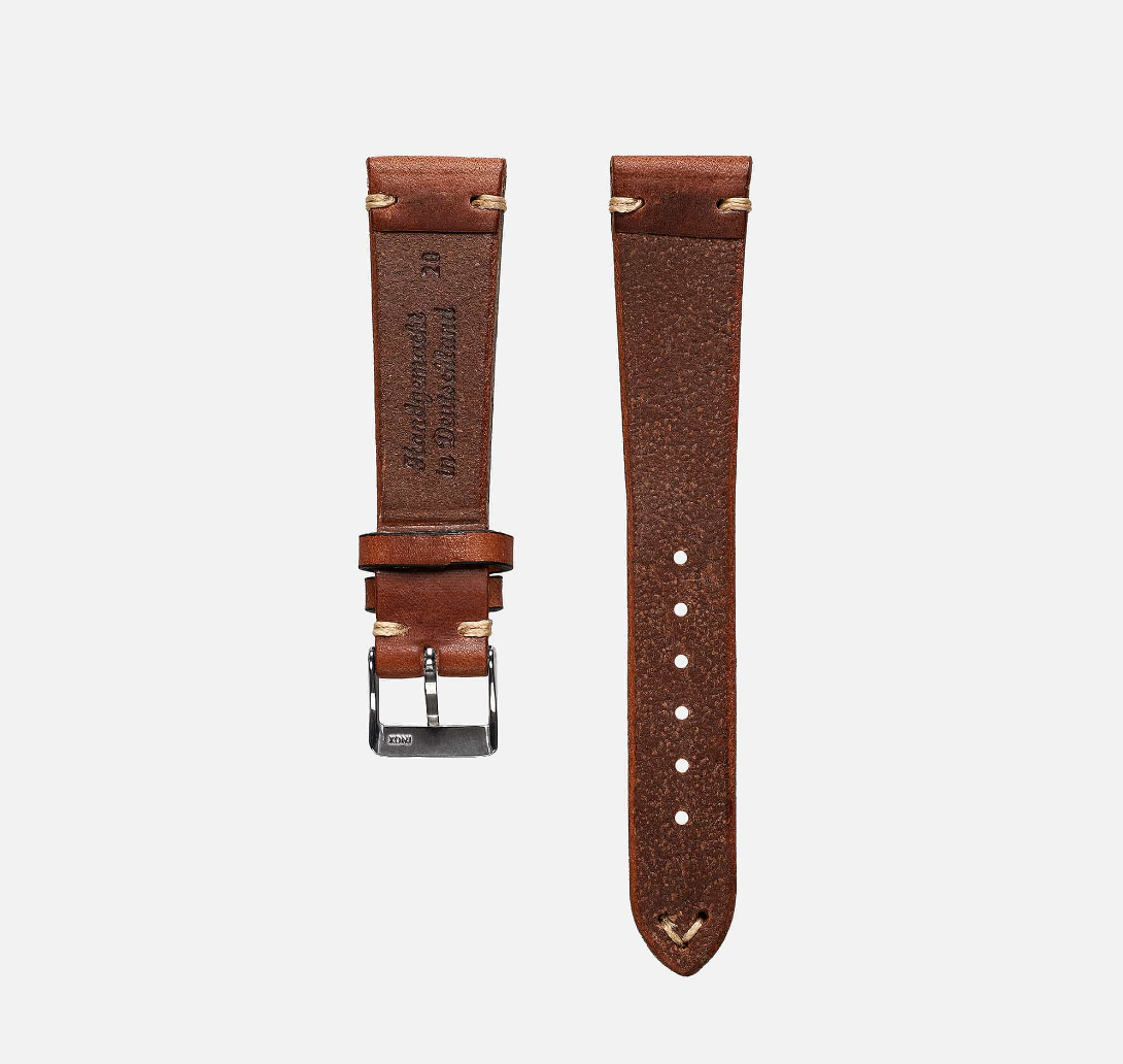 HunterWhiskyFlucoleatherwatchstrapwatchvault01_c64719b9-f625-4e2d-9857-ef38a6540a3d.png