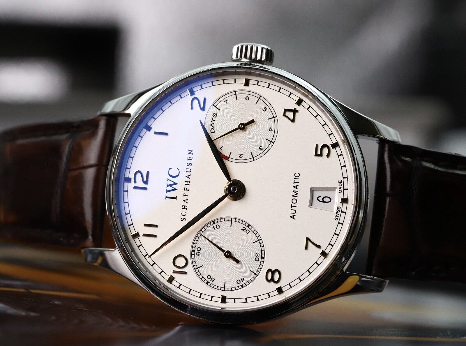 IWCPortuguese7-DaySteelIW500114IW5001-14JustservicedWatchVault02.jpg