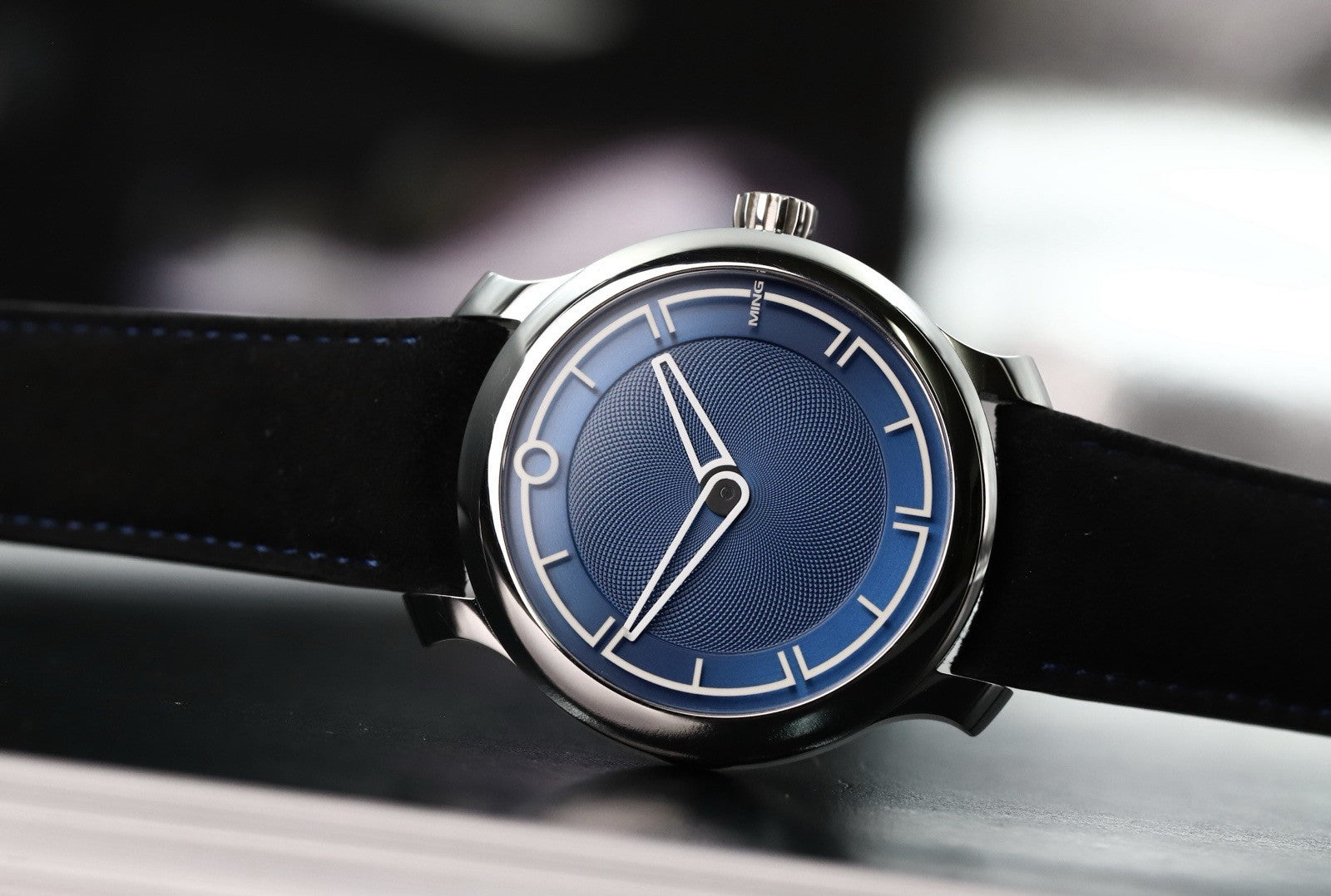 Ming17.09Blue_2022WatchVault02.jpg