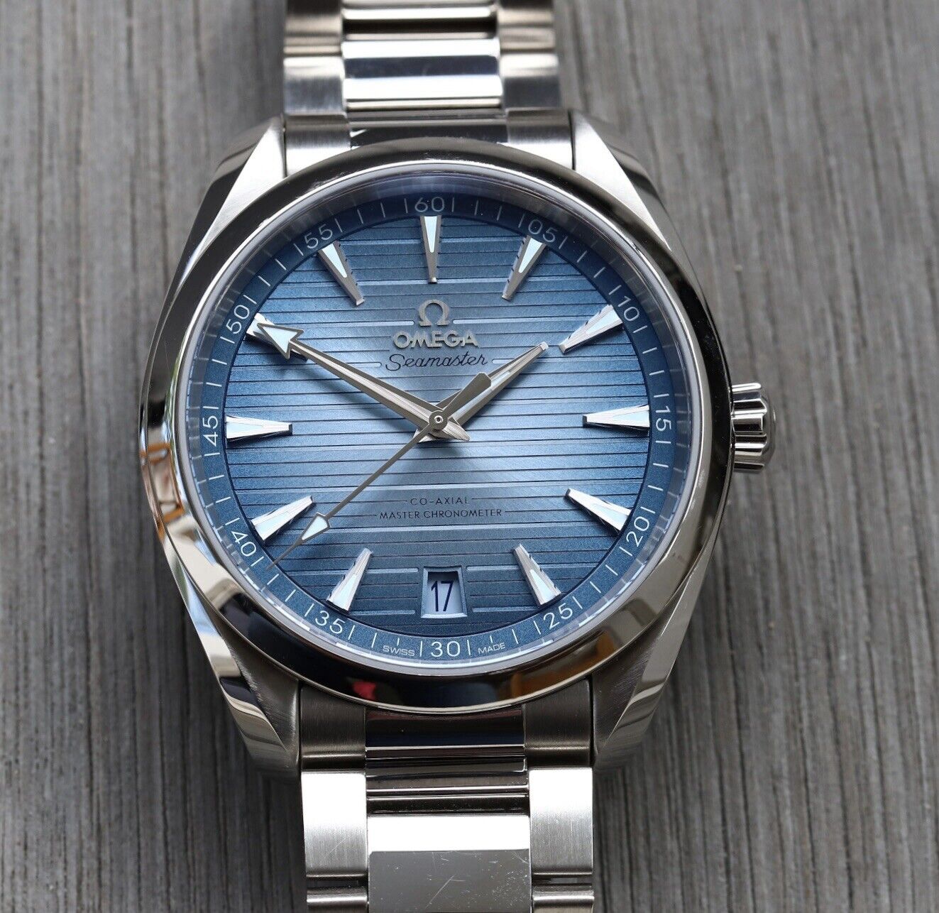 OmegaAquaTerra150MCo-Axial41mmSummerBlue220.10.41.21.03.005-2024WatchVault04.jpg