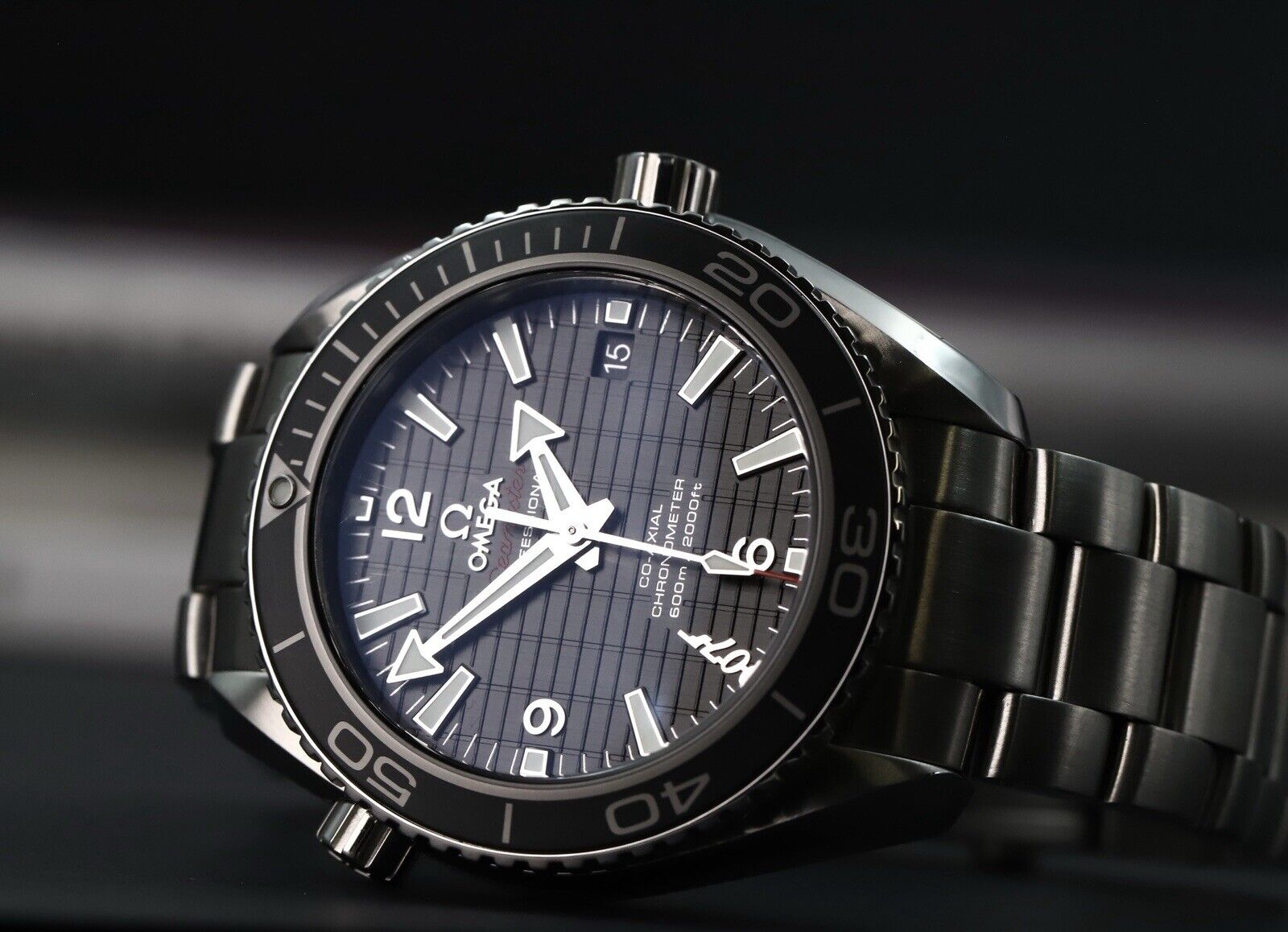 OmegaSeamasterPlanetOceanSkyfallLimitedEdition232.30.42.21.01.004-2013WatchVault02.jpg