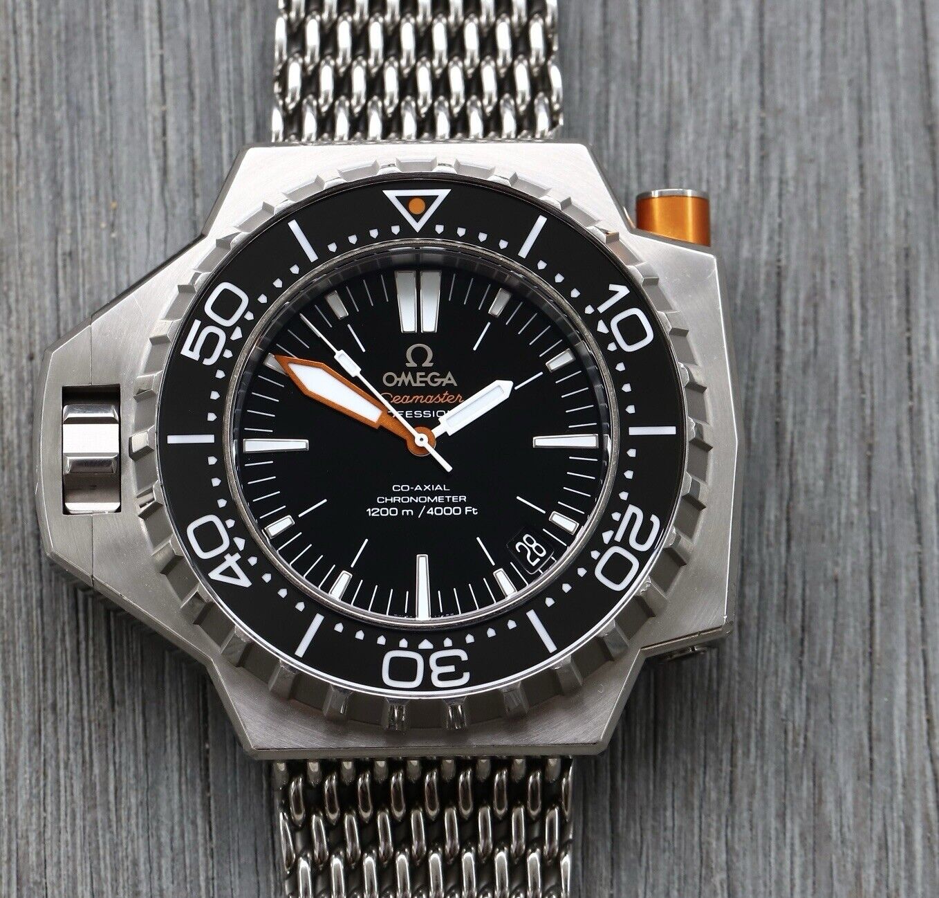 OmegaSeamasterPloProf1200mCo-AxialChronometerSteel224.32.55.21.01.001WatchVault01.jpg