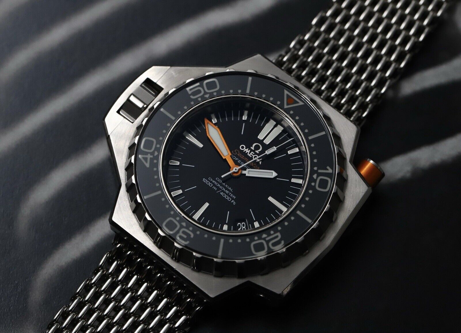 OmegaSeamasterPloProf1200mCo-AxialChronometerSteel224.32.55.21.01.001WatchVault02.jpg