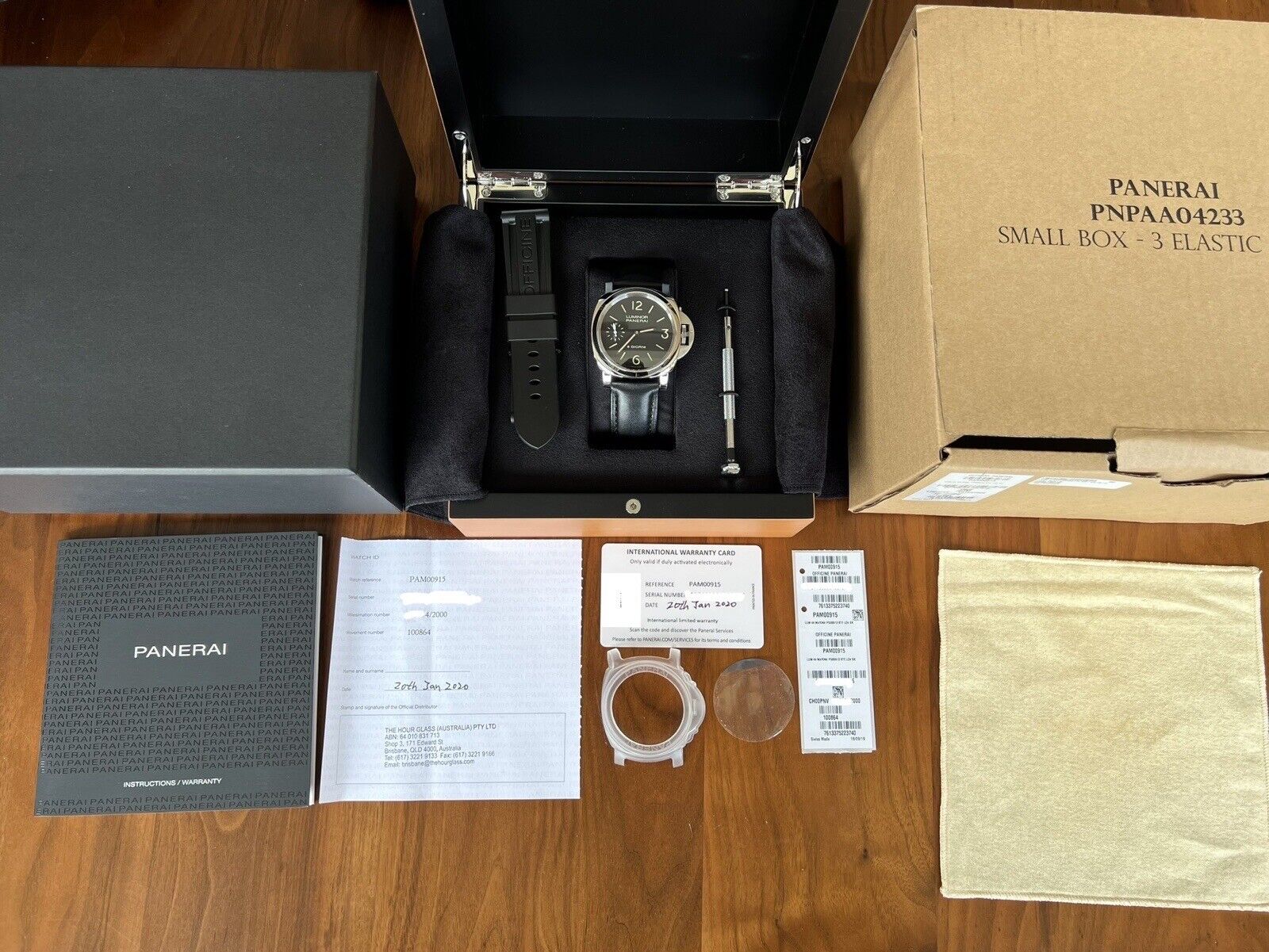 Panerai Luminor Base 8 Days 44mm PAM00915 PAM915 2020 Watch