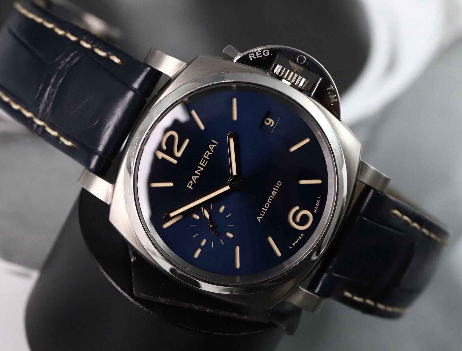 PaneraiLuminorDueTitaniumSunburstBlue38mmPAM00926PAM926-2020WatchVault02.jpg