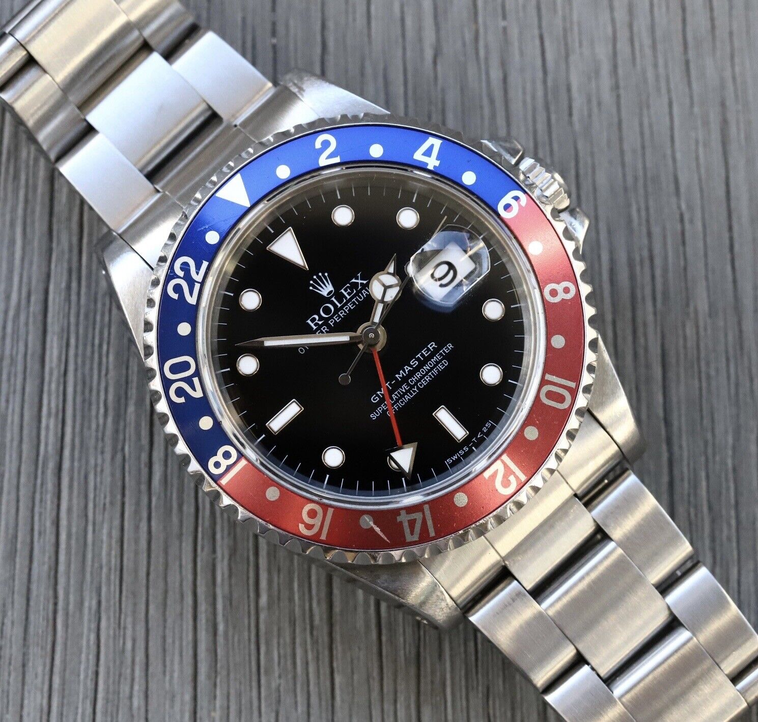 RolexGMTMaster16700PepsiTSerial-1996WatchVault02.jpg