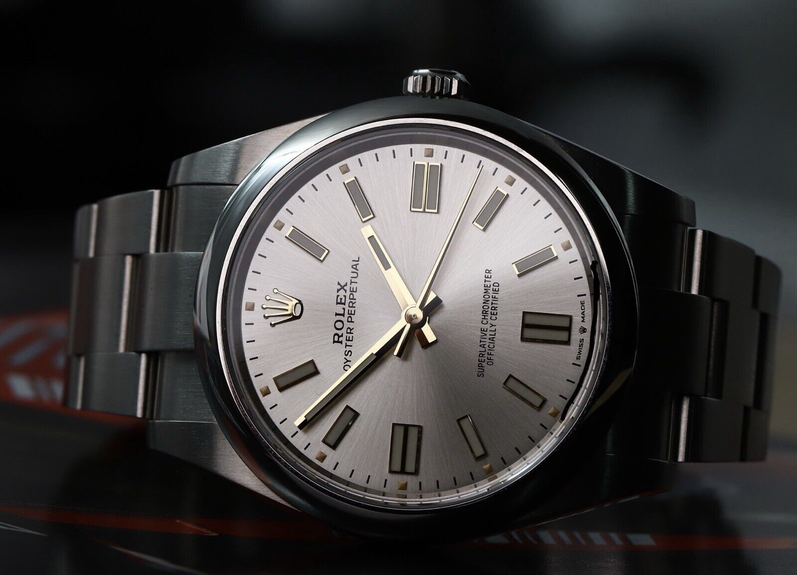 RolexOysterPerpetual41OP41SilverDial124300_2022WatchVault02_a4dd92f1-31f8-49c2-8a9a-1b213a39c38d.jpg