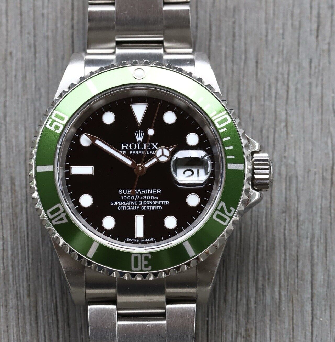 RolexSubmariner_Kermit_DSerial16610LV-2006WatchVault01.jpg