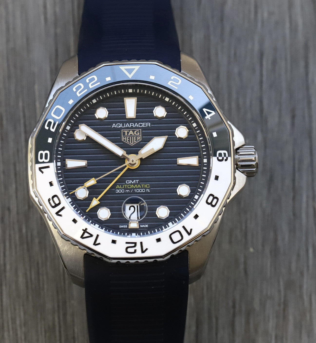 TAGHeuerAquaracerProfessional300GMT43mmWBP2010.FT6198WatchVault18.jpg