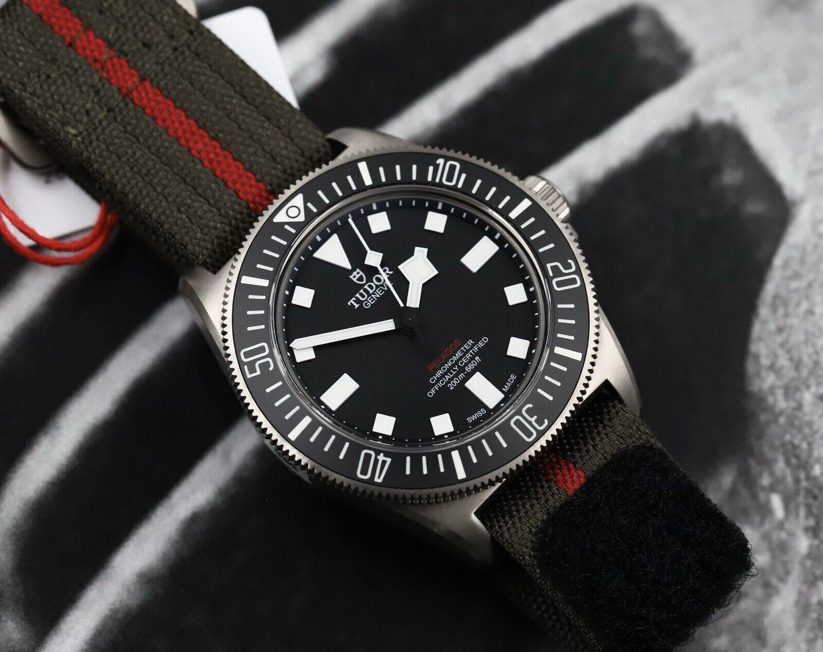 TudorPelagosFXDBlack42mm25717N-BrandNewWatchVault02.jpg