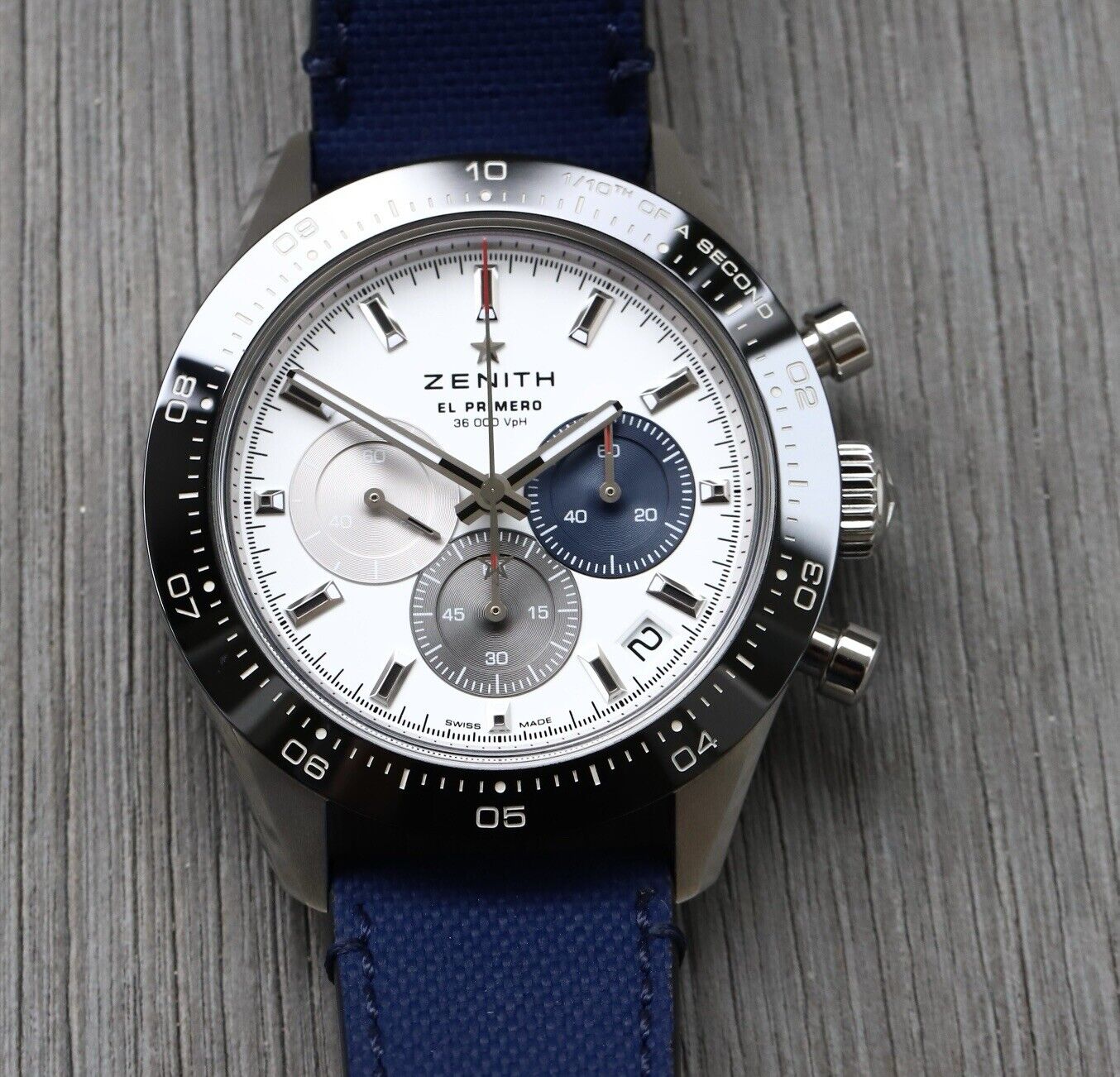 ZenithElPrimeroChronomasterSport41mmWhite03.3100.360069.M3100-2022WatchVault01.jpg