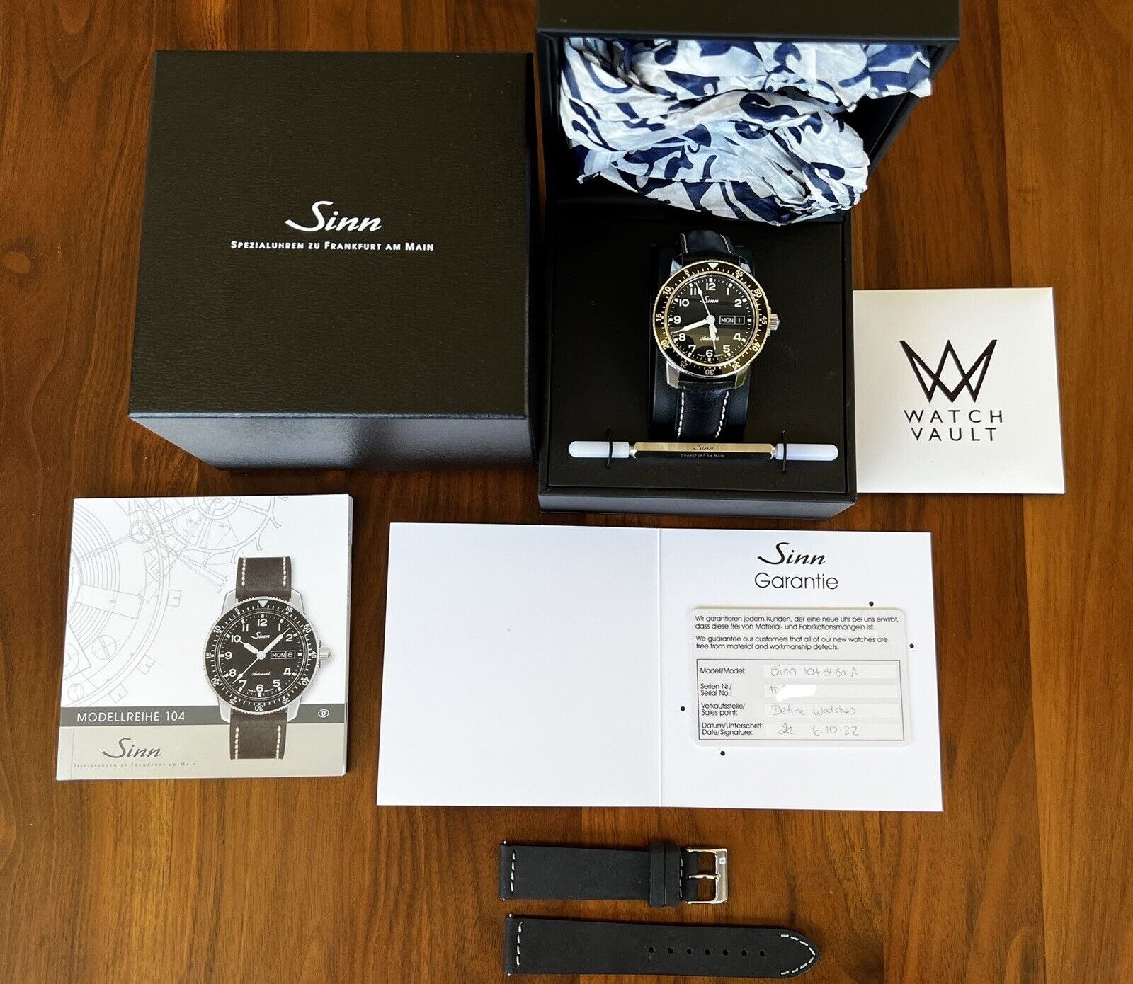 Sinn Watch 556 I RS Cowhide Black Contrasting Seam White 556.0106 Cowhide  Black Contrasting Seam White | W Hamond Luxury Watches